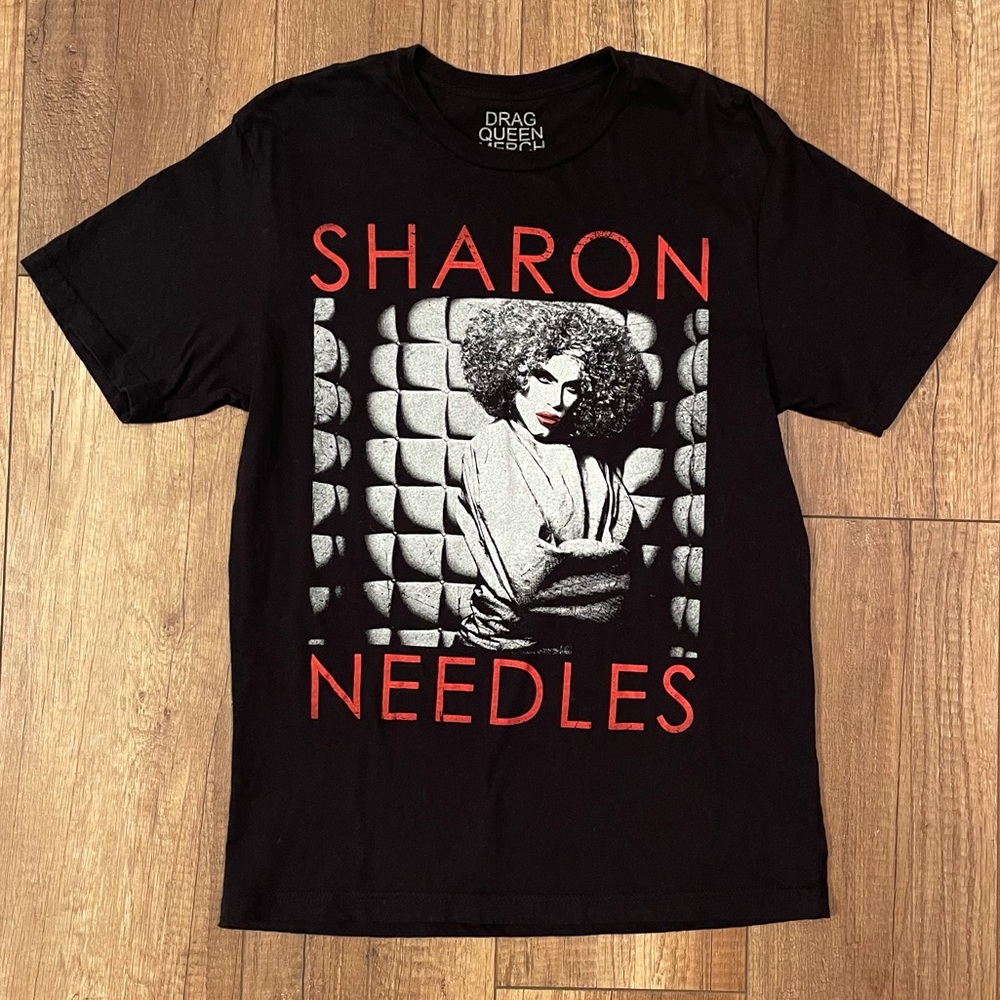 M “SHARON NEEDLES” Drag Queen Merch.Com T-Shirt! Like New!